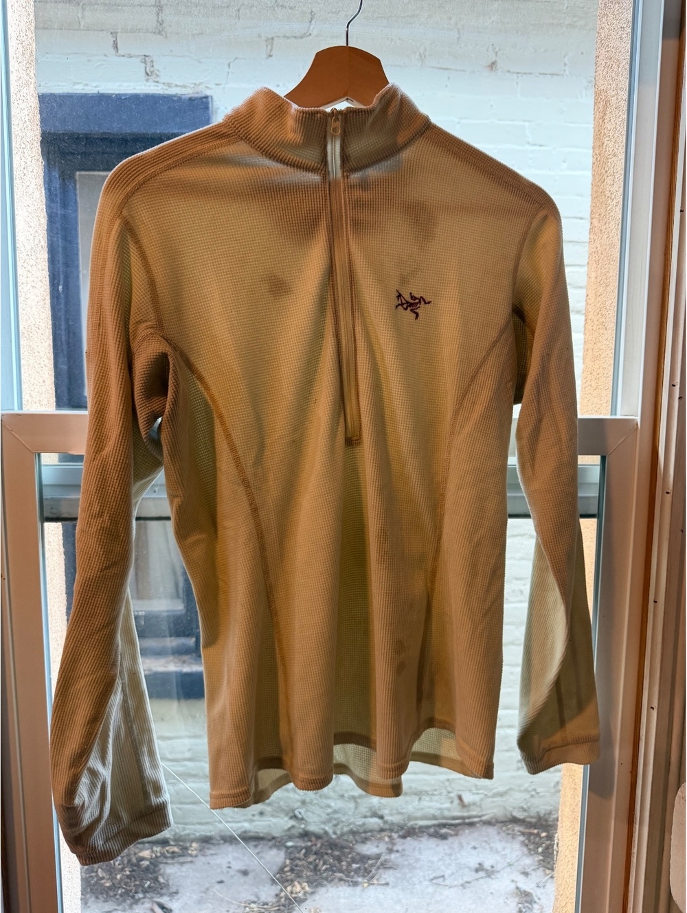 Arc'teryx beige half zip base layer